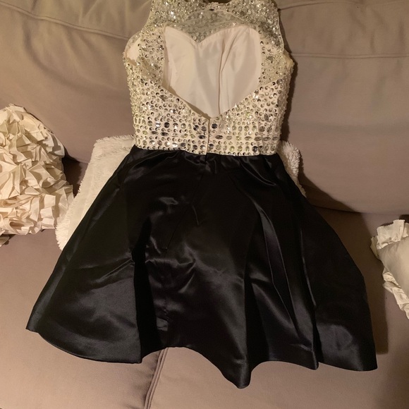 Party Dress - Picture 5 of 6